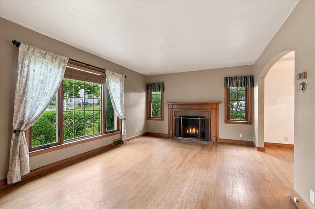 427 E Van Norman AVENUE, Milwaukee, WI 53207