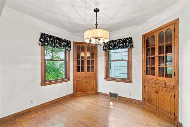 427 E Van Norman AVENUE, Milwaukee, WI 53207