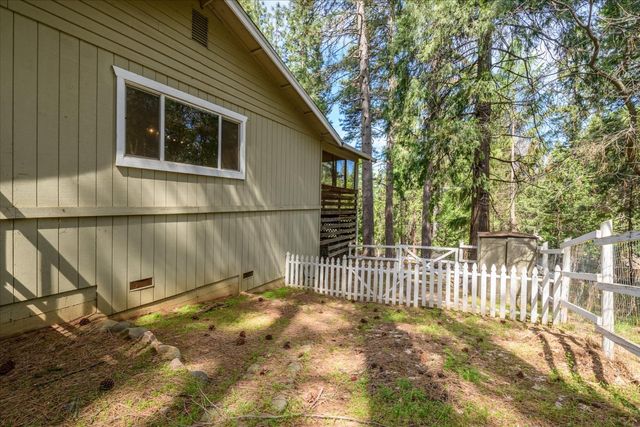 6092 Speckled Rd, Pollock Pines, CA 95726