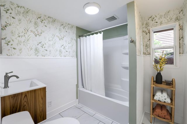 88 Leech Street, Saint Paul, MN 55102