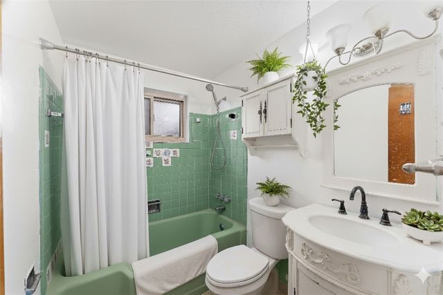 3011 Perrysville, Observatory Hill, PA 15214