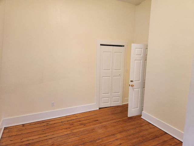 28 Centennial Place 2R, Framingham, MA 01701