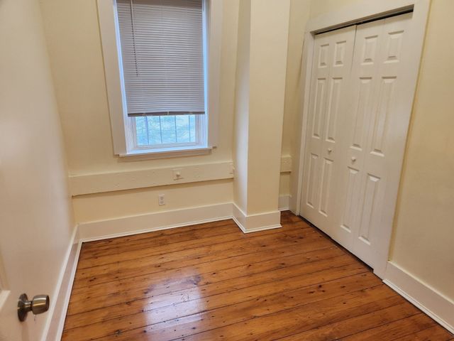 28 Centennial Place 2R, Framingham, MA 01701