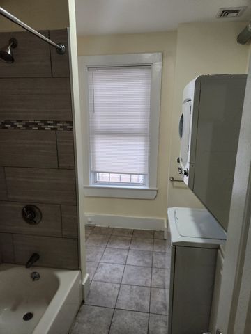 28 Centennial Place 2R, Framingham, MA 01701