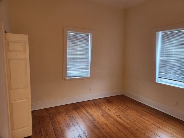 28 Centennial Place 2R, Framingham, MA 01701