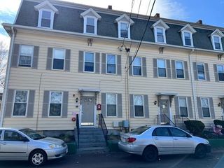 28 Centennial Place 2R, Framingham, MA 01701