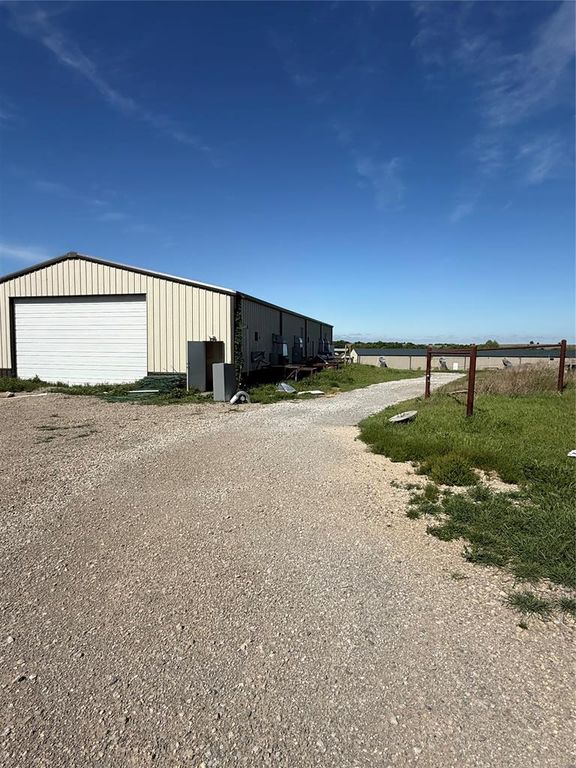 Image 44 of property listing at 51901 S 34900 Road, Pawnee, OK 74058