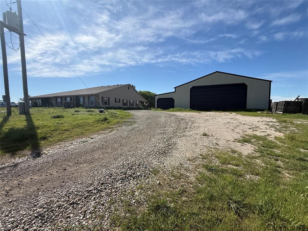 Image 9 of property listing at 51901 S 34900 Road, Pawnee, OK 74058