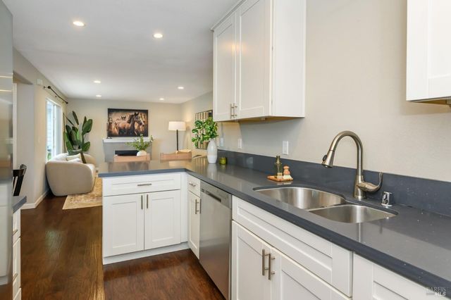 432 Cortez Dr, Petaluma, CA 94954