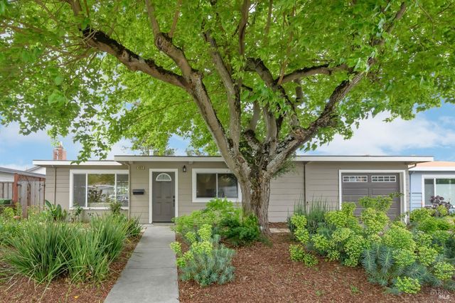 432 Cortez Dr, Petaluma, CA 94954