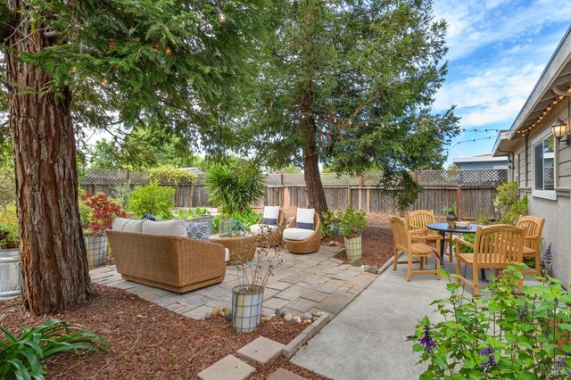 432 Cortez Dr, Petaluma, CA 94954