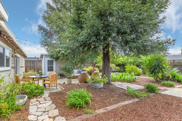 432 Cortez Dr, Petaluma, CA 94954