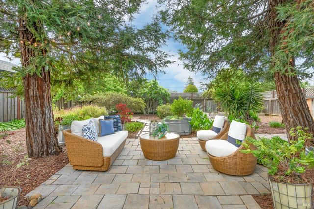 432 Cortez Dr, Petaluma, CA 94954