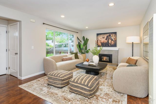 432 Cortez Dr, Petaluma, CA 94954