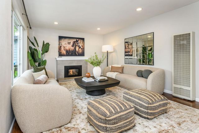 432 Cortez Dr, Petaluma, CA 94954