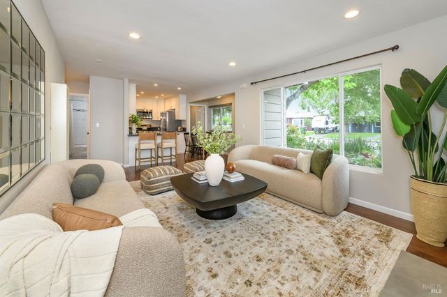 432 Cortez Dr, Petaluma, CA 94954