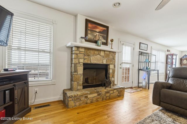 373 The Landings, Taylorsville, KY 40071