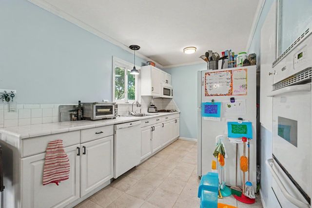 5641 Meredith Street, Portage City, MI 49002
