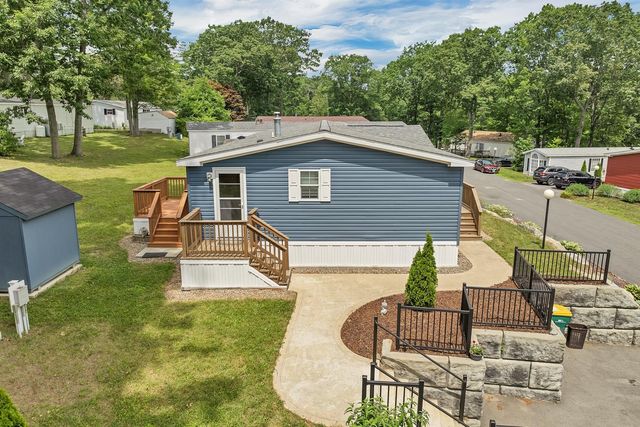 2 North Blueberry Lane, Rochester, NH 03867