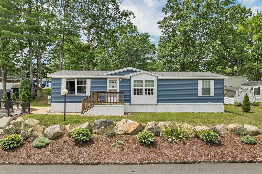 2 North Blueberry Lane, Rochester, NH 03867