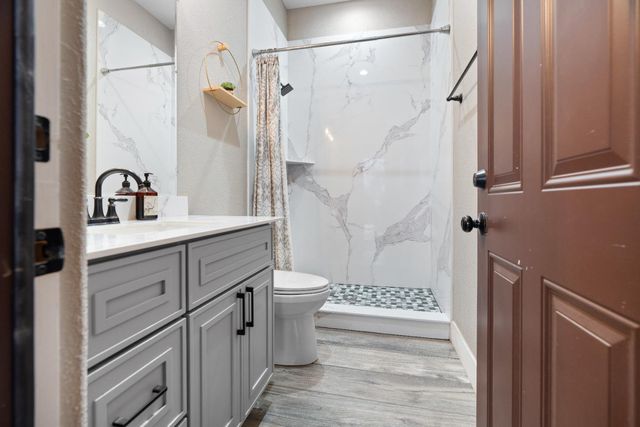 6156 E Ashley Ln, Stockton, CA 95212