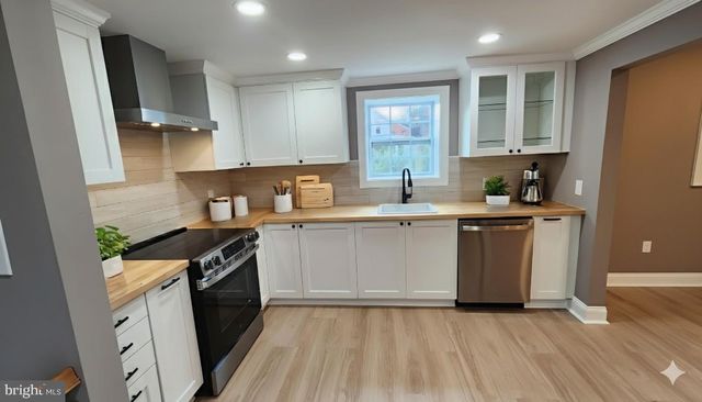 1407 SUNKEN RD, Fredericksburg, VA 22401