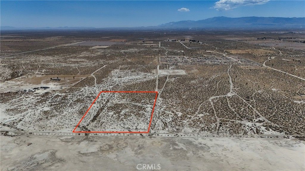 Image 3 of property listing at 737 Linson (NEAR) Street, El Mirage, CA 92301