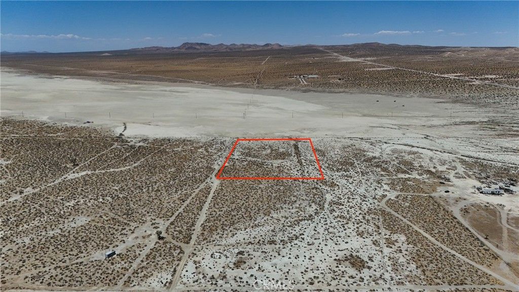 Image 4 of property listing at 737 Linson (NEAR) Street, El Mirage, CA 92301