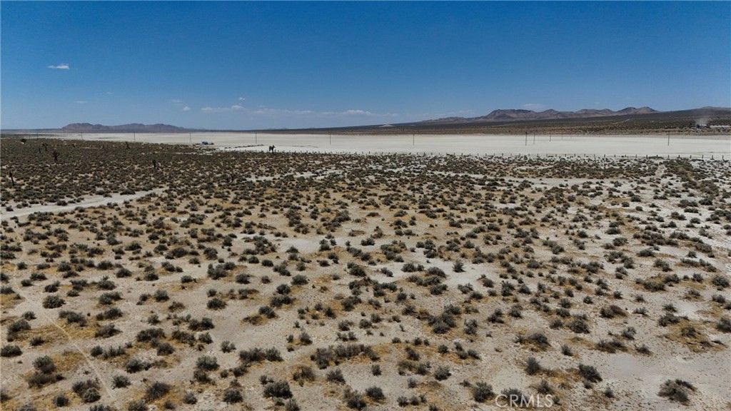 Image 5 of property listing at 737 Linson (NEAR) Street, El Mirage, CA 92301