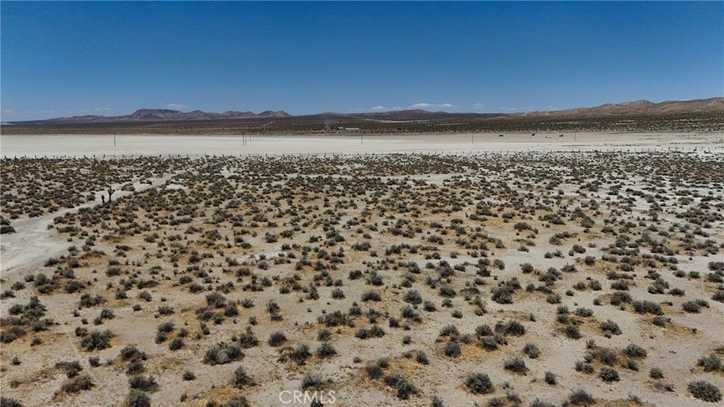 Image 6 of property listing at 737 Linson (NEAR) Street, El Mirage, CA 92301
