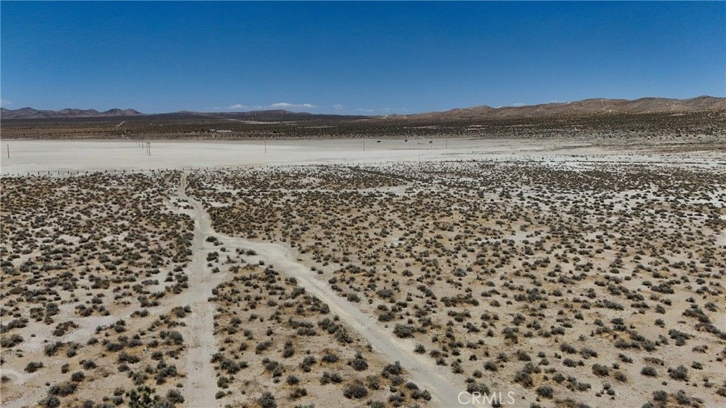 Image 7 of property listing at 737 Linson (NEAR) Street, El Mirage, CA 92301