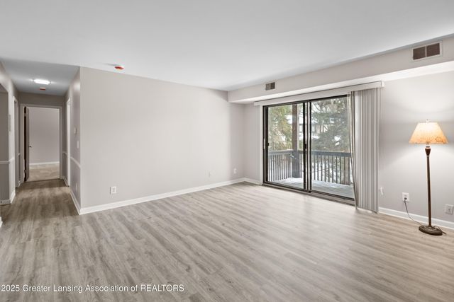 6165 E Innkeepers Court 76, East Lansing, MI 48823