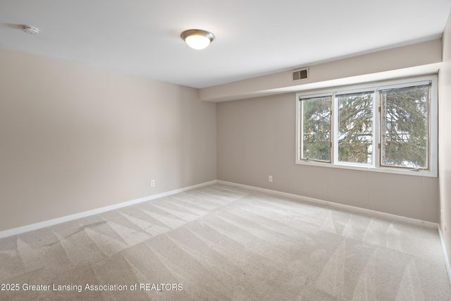 6165 E Innkeepers Court 76, East Lansing, MI 48823