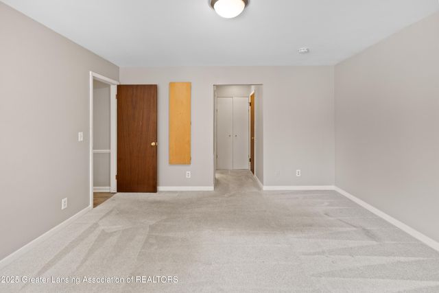 6165 E Innkeepers Court 76, East Lansing, MI 48823