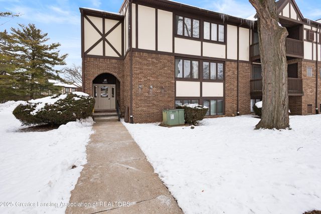 6165 E Innkeepers Court 76, East Lansing, MI 48823