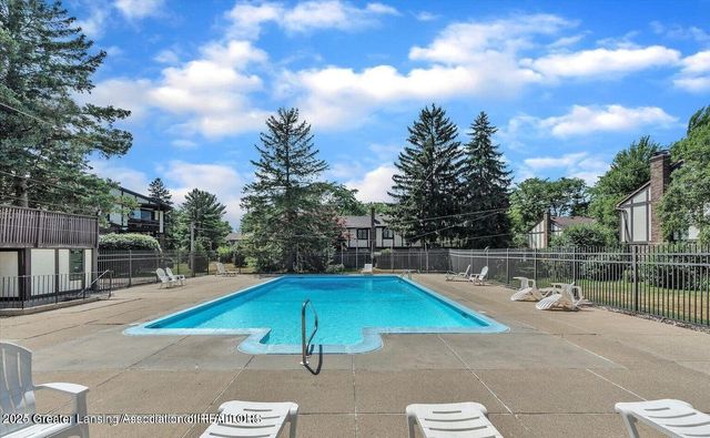 6165 E Innkeepers Court 76, East Lansing, MI 48823