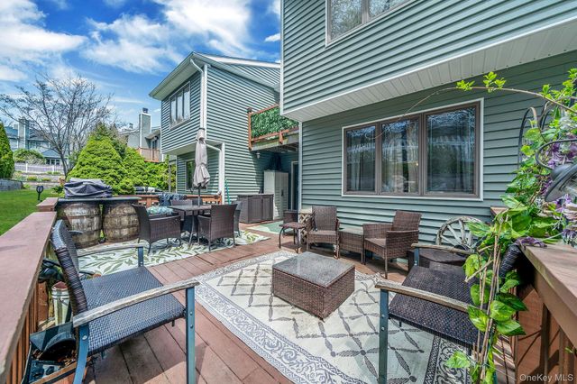 80 Jeremy Circle, Nesconset, NY 11767