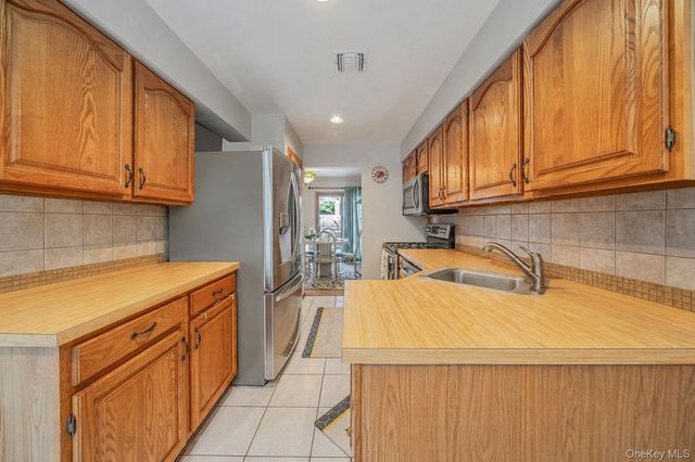 80 Jeremy Circle, Nesconset, NY 11767
