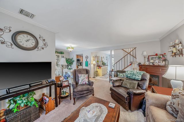 80 Jeremy Circle, Nesconset, NY 11767