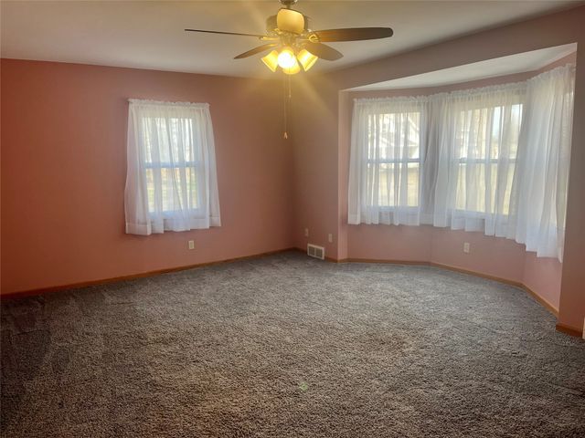 701 14th Street, Dallas Center, IA 5