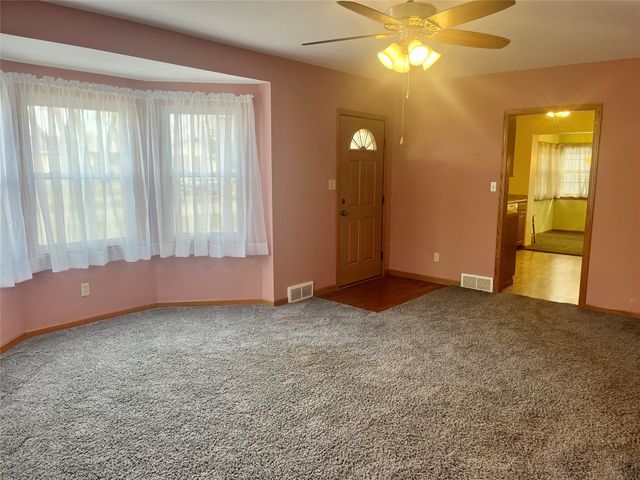 701 14th Street, Dallas Center, IA 5