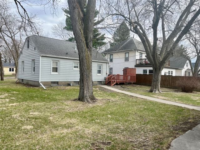 701 14th Street, Dallas Center, IA 5