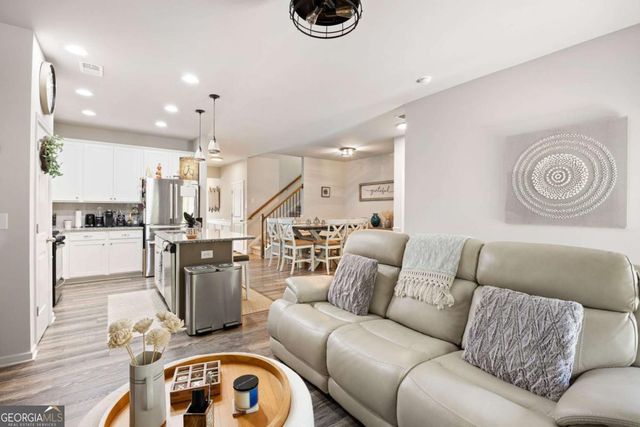 255 Jefferson Avenue, Canton, GA 30114