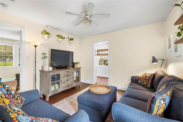 919 W WOODLAWN AVENUE, Tampa, FL 33603