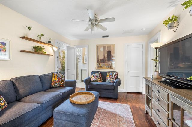 919 W WOODLAWN AVENUE, Tampa, FL 33603
