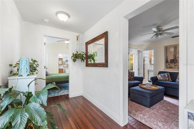 919 W WOODLAWN AVENUE, Tampa, FL 33603