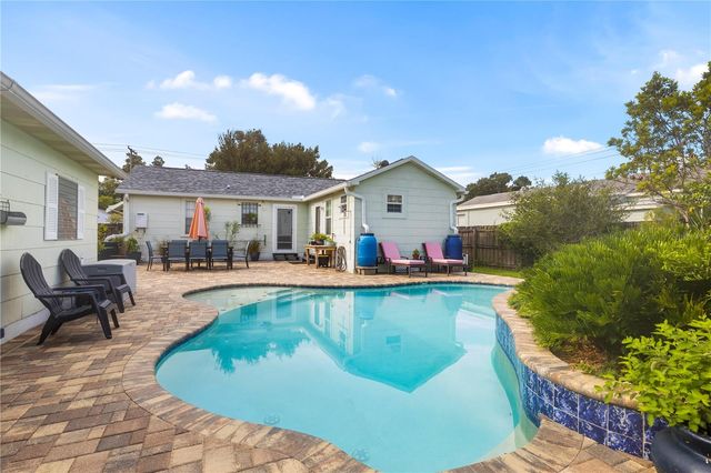 919 W WOODLAWN AVENUE, Tampa, FL 33603