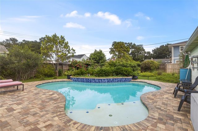 919 W WOODLAWN AVENUE, Tampa, FL 33603
