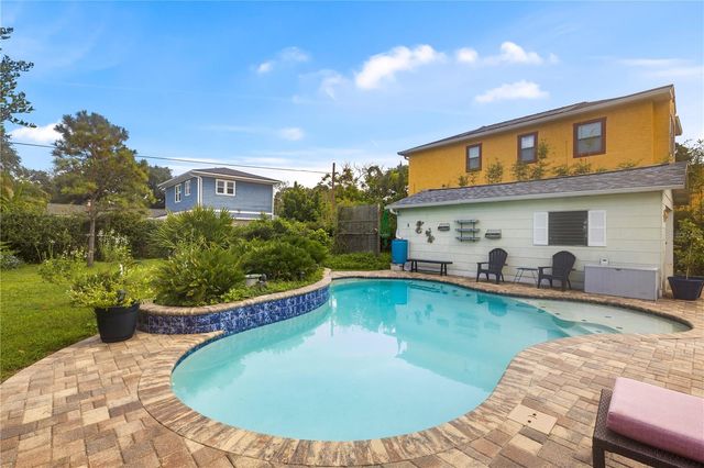 919 W WOODLAWN AVENUE, Tampa, FL 33603