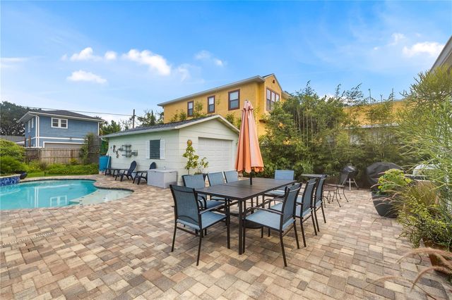919 W WOODLAWN AVENUE, Tampa, FL 33603